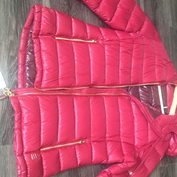 Brand new Calvin Klien Jacket. - Picture 2 of 9